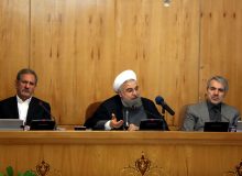 منظور روحانی از «کسانی که کشور را تعطیل کردند» چه کسانی بود؟