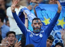 یکی آن بالا تو را دوست دارد