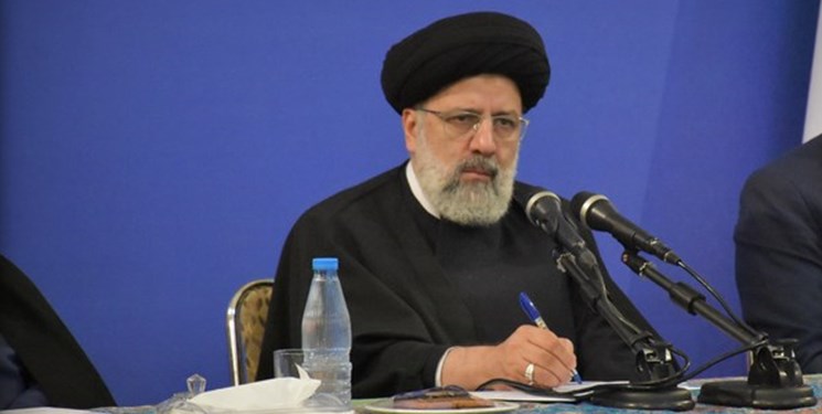 مبارزه با مفسدان اقتصادی را تا حصول نتیجه نهایی ادامه میدهیم