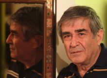 از عنوان «استاد» خنده‌اش می‌گرفت