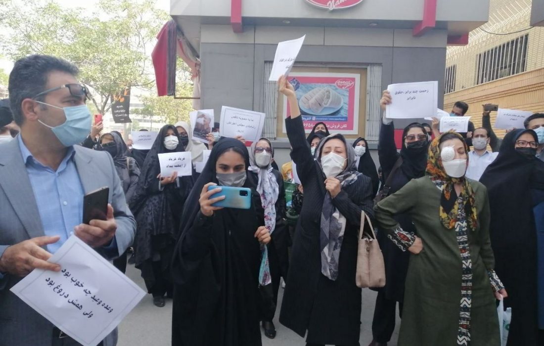دلیل تجمع برخی معلمان در مقابل ادارات آموزش و پرورش چه بود؟