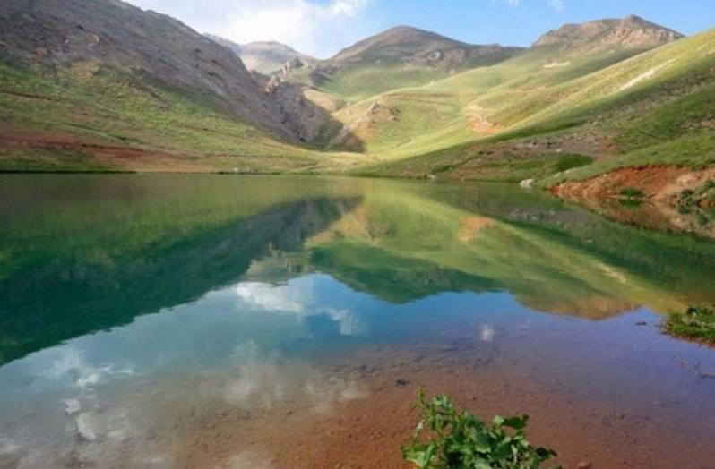 دریاچه لزور